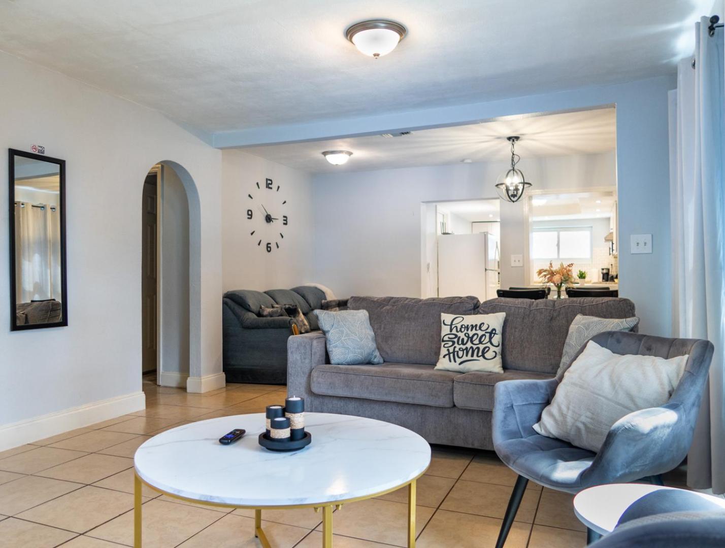 Cozy Home Near Busch Gardens Adventure Island And Usf Tampa Eksteriør billede